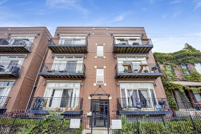 property at 2736 W Belmont Ave