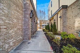 2030 Main St NW in Atlanta, GA - Building Photo - Building Photo