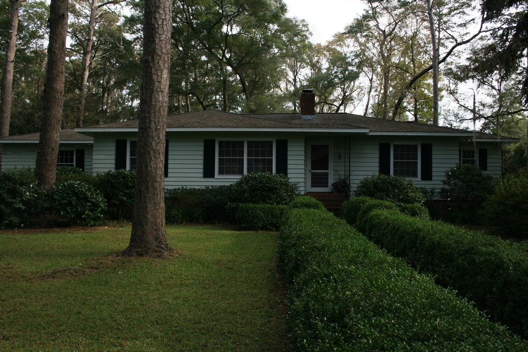 5701 Thomasville Rd in Tallahassee, FL - Building Photo