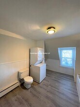 14 Chestnut St, Unit 4 in Malden, MA - Foto de edificio - Building Photo