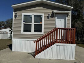 9704 Polak Dr in Tampa, FL - Building Photo