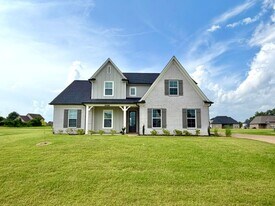 5298 Aylesbury Ln in Olive Branch, MS - Building Photo