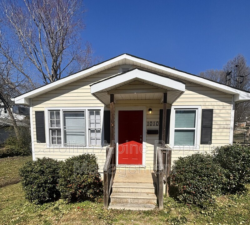 1010 W 5th Ave in Gastonia, NC - Building Photo