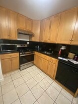 8340 Talbot St in Kew Gardens, NY - Building Photo