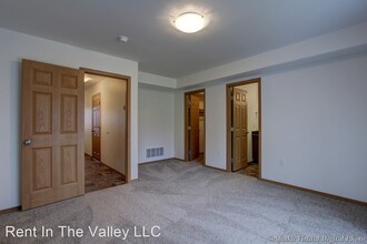 4685 N Baron St in Wasilla, AK - Building Photo - Building Photo