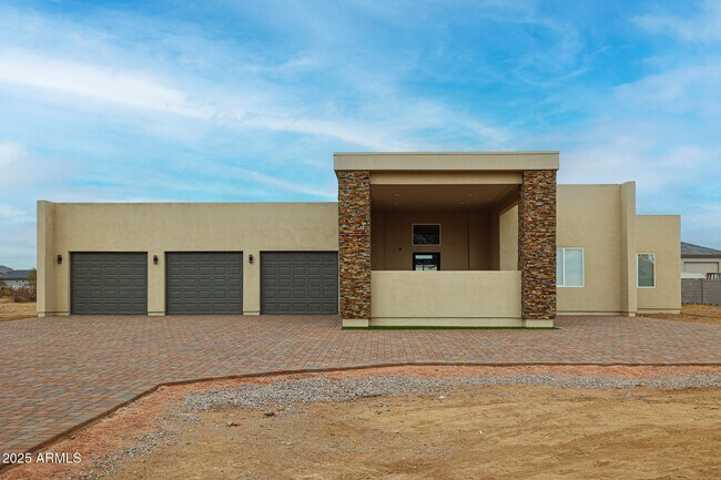 property at 14930 W El Cortez Pl