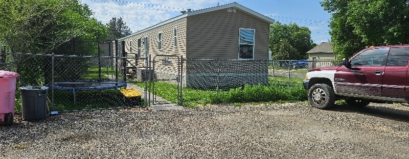 121 W Adams St in Three Forks, MT - Building Photo