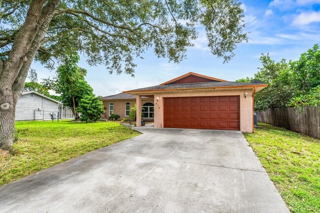 474 SW Exmore Ave in Port St. Lucie, FL - Building Photo - Building Photo