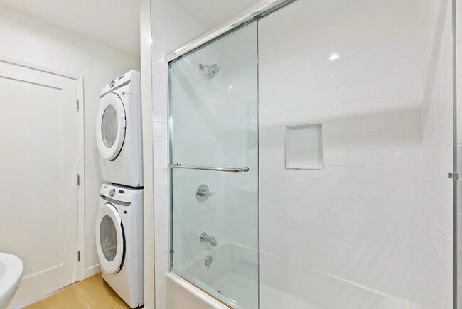 Empire at San Vicente in West Hollywood, CA - Building Photo - Building Photo