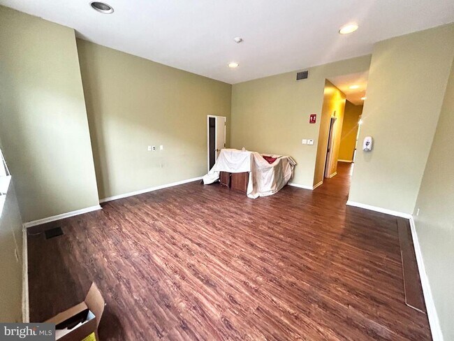 3824 Lancaster Ave in Philadelphia, PA - Building Photo - Building Photo
