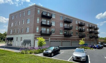 555 Roger Williams Ave in Highland Park, IL - Building Photo - Building Photo