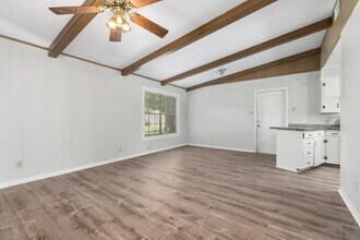 AUGUST PRE-LEASE Centrally Located Updated in Bryan, TX - Building Photo - Building Photo