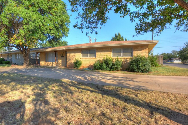 5002 16th St in Lubbock, TX - Building Photo - Building Photo