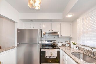 9851 Sandalfoot Blvd in Boca Raton, FL - Building Photo - Building Photo