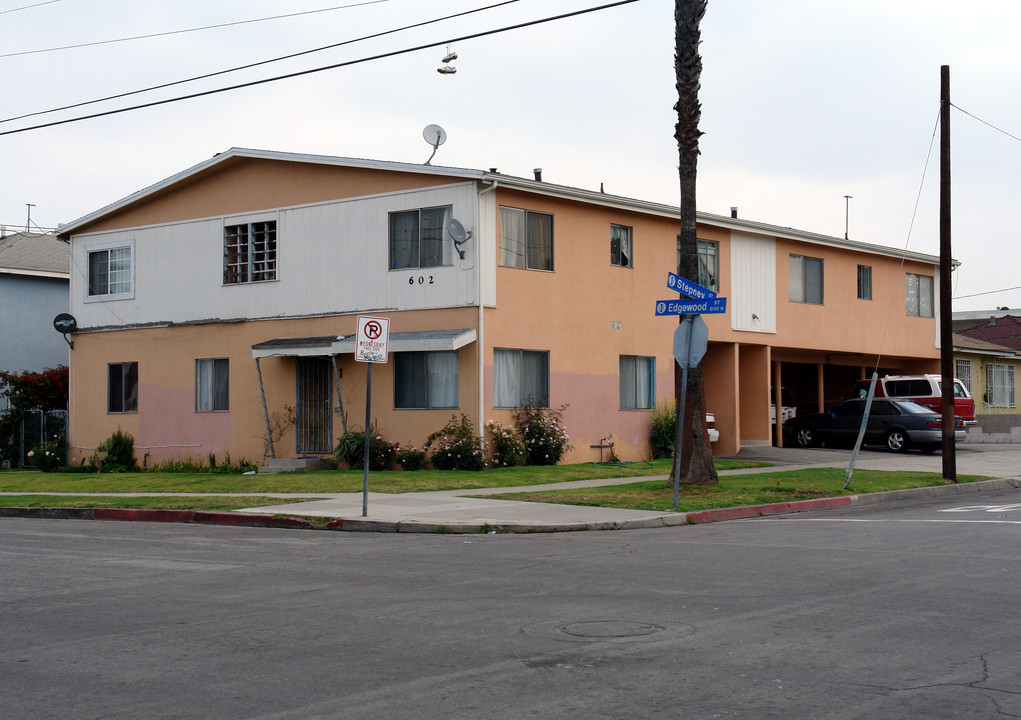 602 Edgewood St in Inglewood, CA - Building Photo