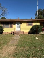 1114 N 3rd St in Dardanelle, AR - Building Photo