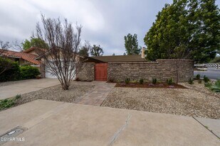 30896 Janlor Dr in Westlake Village, CA - Building Photo