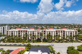 Fountains on Ocean Boulevard in Fort Lauderdale, FL - Foto de edificio - Building Photo