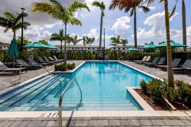 property at 3000 Park Pl
