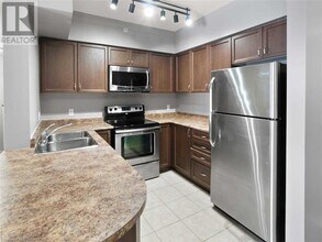 39 Ferndale Dr S in Barrie, ON - Building Photo - Building Photo
