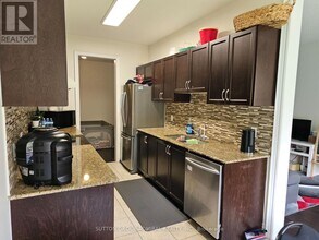 63 Collin Ct in Richmond Hill, ON - Building Photo - Building Photo