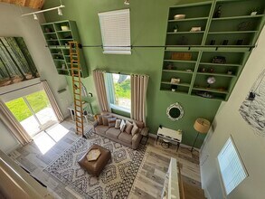 22120 Rolling Ridge Dr in Santa Clarita, CA - Building Photo - Building Photo