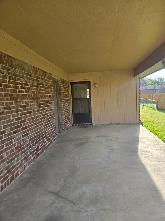 927 Terry Trail in Weatherford, TX - Building Photo - Building Photo