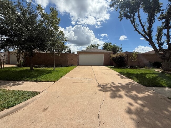 property at 16103 Camino Del Sol Dr