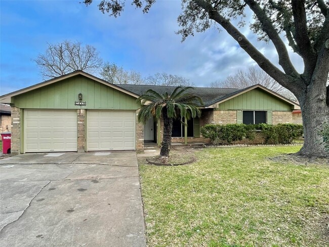 property at 1864 Acacia Cir