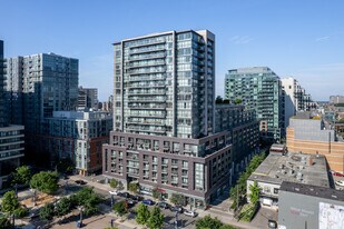 Epic on Triangle Park in Toronto, ON - Building Photo