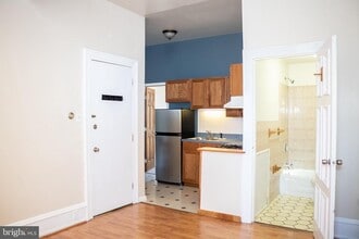 2210 E York St in Philadelphia, PA - Building Photo - Building Photo