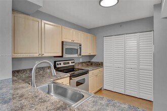 609 E Sheridan St in Dania Beach, FL - Building Photo - Building Photo