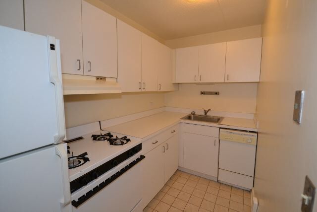 622 W Wellington Ave, Unit 3 in Chicago, IL - Foto de edificio - Building Photo