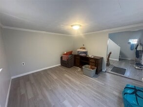 8 Valentine Ave in Glen Cove, NY - Building Photo - Building Photo