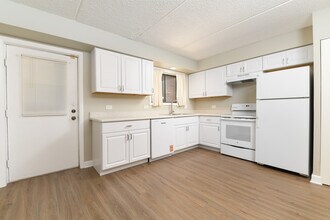 953 N Rohlwing Rd in Addison, IL - Building Photo - Building Photo