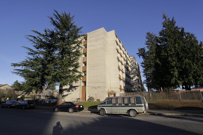 Cedervale House in Seattle, WA - Foto de edificio - Building Photo
