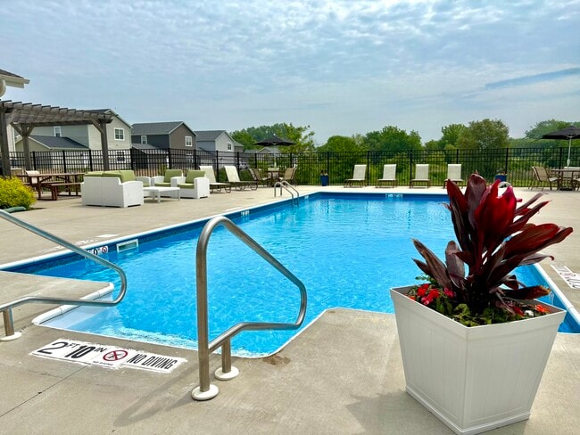 Residences at Oak View in Oak Creek, WI - Foto de edificio - Building Photo