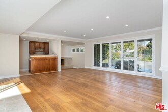 14972 Camarosa Dr in Los Angeles, CA - Building Photo - Building Photo