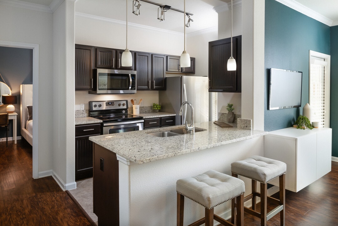 Avalon Frisco at Main in Frisco, TX - Foto de edificio