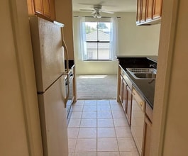 1751 Liberty St, Unit 106 in El Cerrito, CA - Foto de edificio - Building Photo