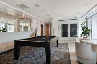 45 E Chicago Ave in Chicago, IL - Building Photo - Building Photo