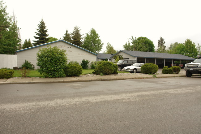 117 E Hattie Ave in Coeur d'Alene, ID - Building Photo - Building Photo