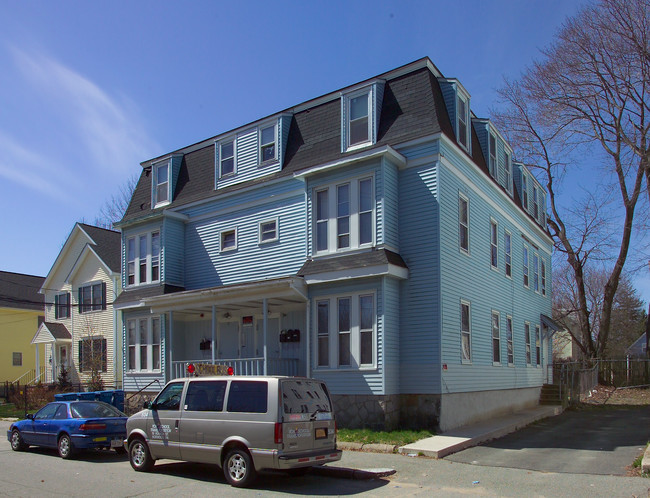 12 Walnut St in Brockton, MA - Building Photo - Building Photo