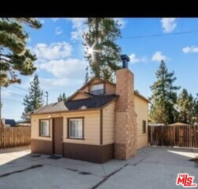property at 320 E Tiger Lily Dr