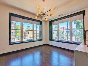 2301 W Chicago Ave in Chicago, IL - Building Photo - Building Photo