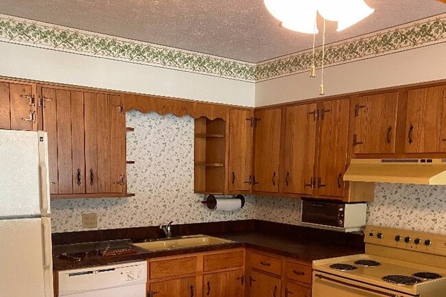 315 S Bloomington St, Unit 5