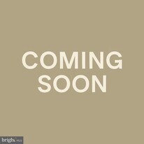 5911 Edsall Rd, Unit PH02 in Alexandria, VA - Building Photo