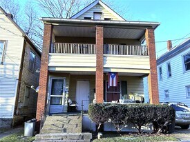 548 E 7th St, Unit 548 in Erie, PA - Building Photo