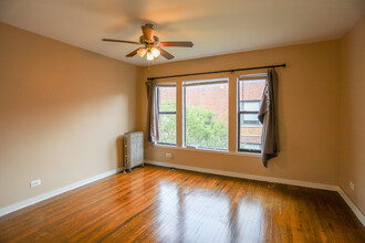 4850 N Magnolia Ave, Unit #2E in Chicago, IL - Building Photo - Building Photo