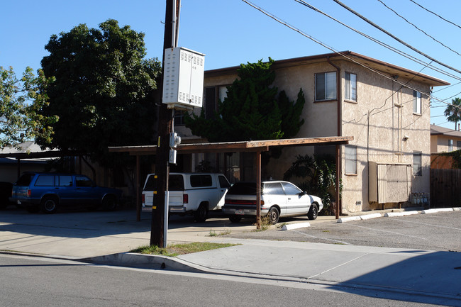 11810 Felton Ave in Hawthorne, CA - Building Photo - Building Photo